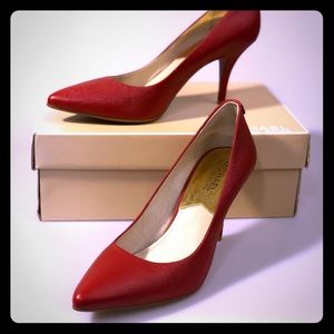 Michael Kors Flex Mid Pump in Red